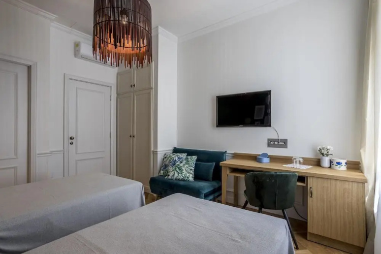 Evala luxury rooms with pool and garden