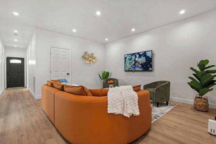 Spacious 8br Home With Ac & Parking - Danville, CA