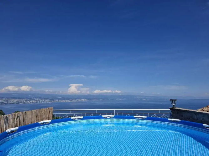 Cozy Lovran Apartment With Private Pool and Sea View
