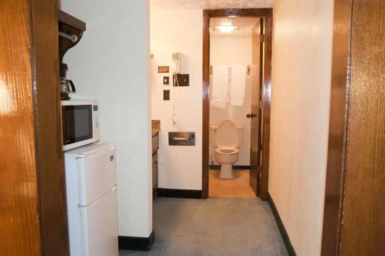Victorian Inn & Suites