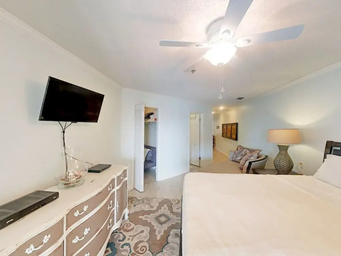 8730 Thomas Dr Condo Unit 1304A