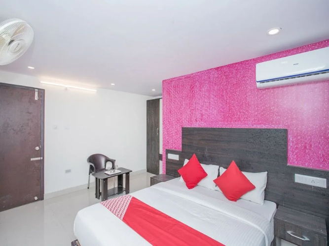 OYO 13594 Mathrushree Residency
