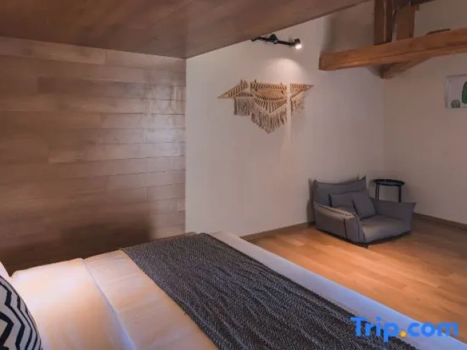 Superior Family Suite with lake view