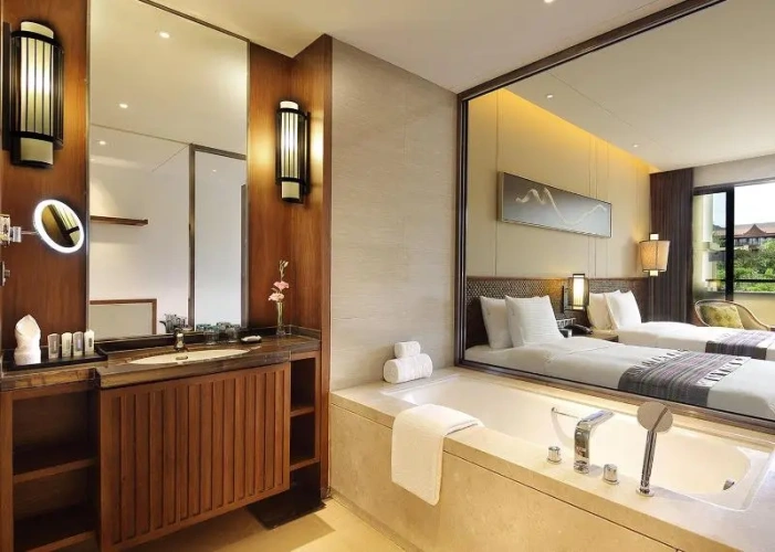 Deluxe Twin room with balcony