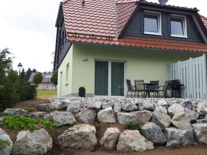 2 Bedrooms Cottage
