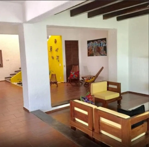 4 Bedrooms Cottage