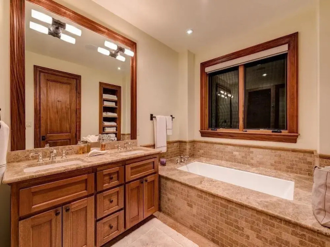 Lorian No 11 Condo