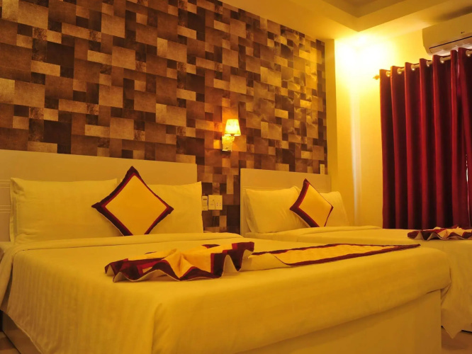 Lee Park Hotel