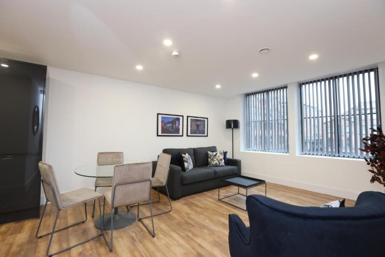 2 Bedrooms Apartment