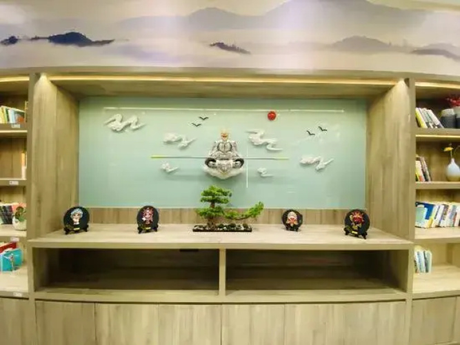 Pingliang Lando Hotel