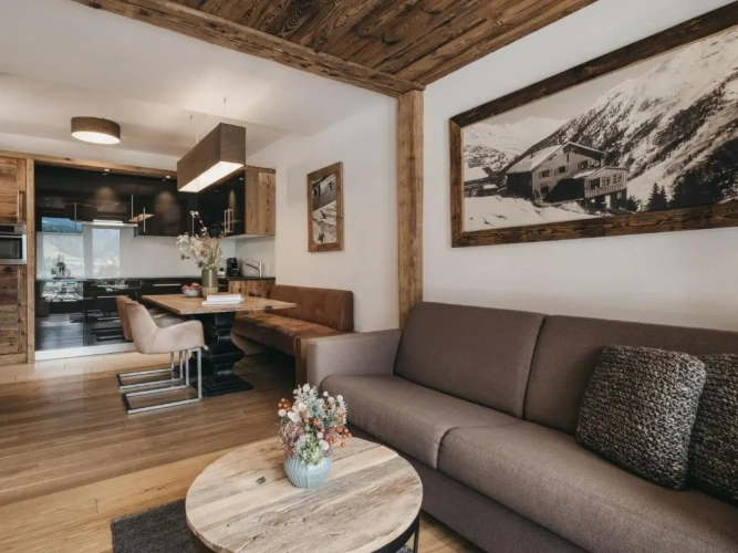 2 Bedrooms Deluxe Apartment