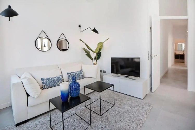 2 Bedrooms Apartment