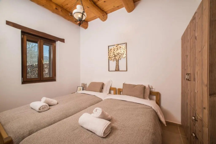 ARADENA TRADITIONAL House 4