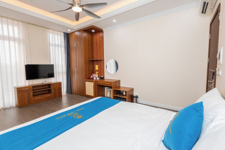 Royal Louis Hotel