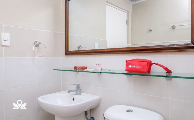 OYO 105 Melbourne Suites