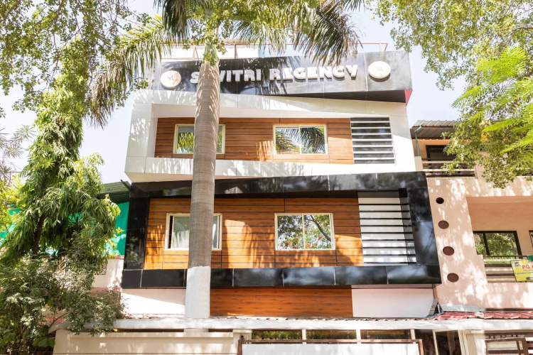 OYO Flagship 27867 Savitri Regency