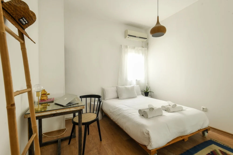 Stylish 2-Bedroom Green Oasis