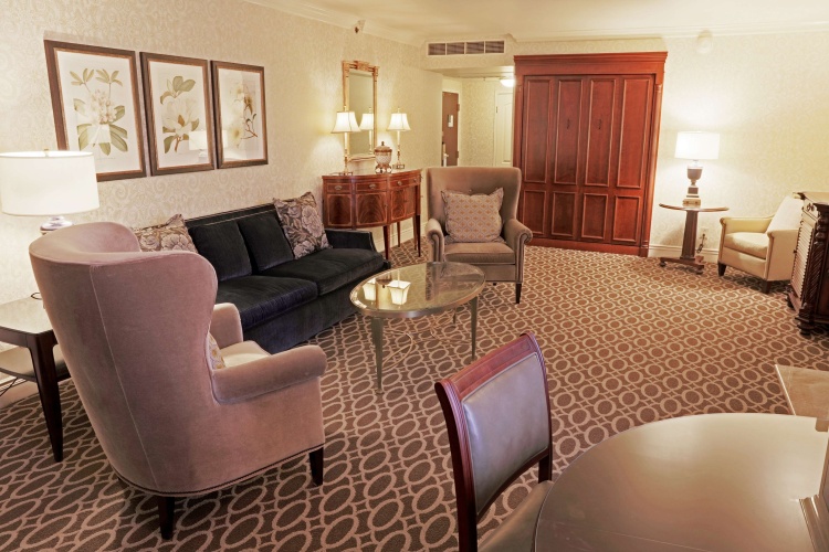 Hotel Roanoke & Conference Ctr, Curio Collection by Hilton photo 7