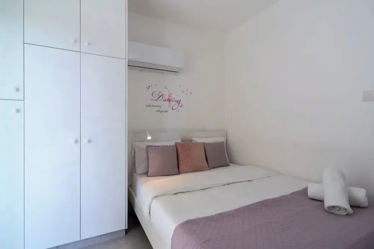 Andrea 3-BR Apt in Mackenzie With Pool