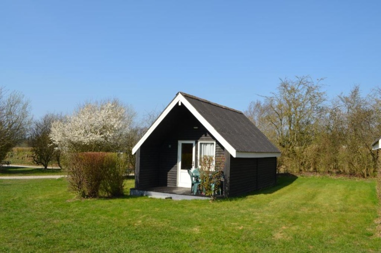 2 Bedrooms Bungalow