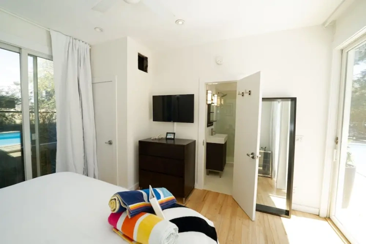 Standard Double room with pool view