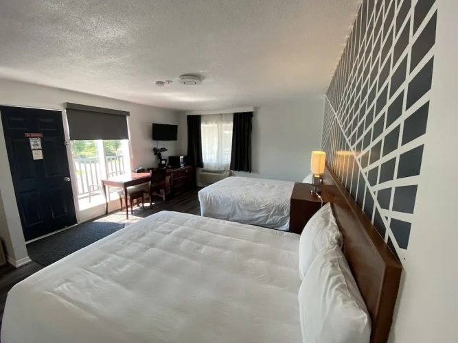 Deluxe Quadruple room with lake view