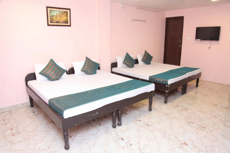 Munaro Hotels & Resorts.