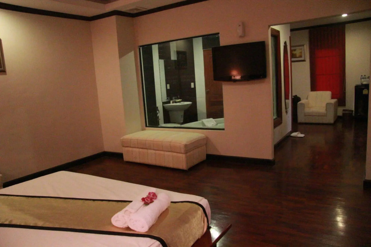 Cheuang 2 Hotel