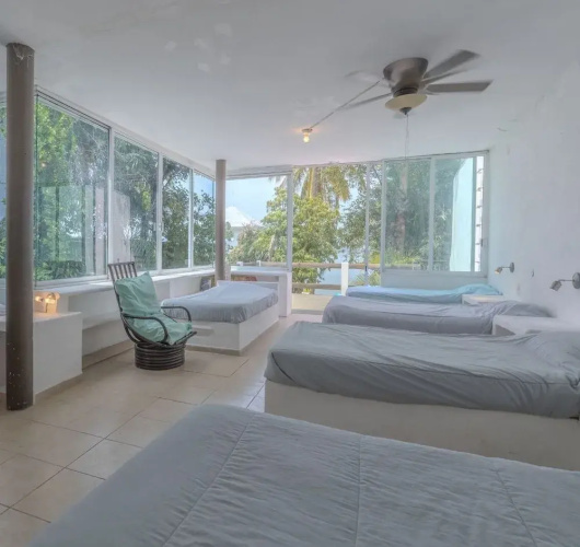 Lakeside Retreat Spacious Family Villa