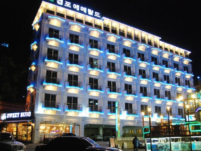 Royal Triple Suite