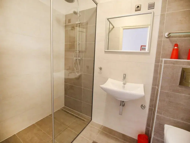 Feel Center Apartments.