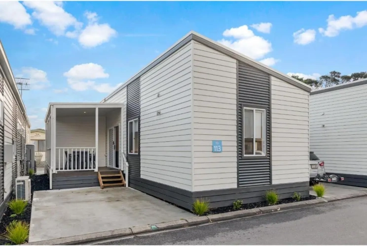 2 Bedrooms Deluxe Cabin