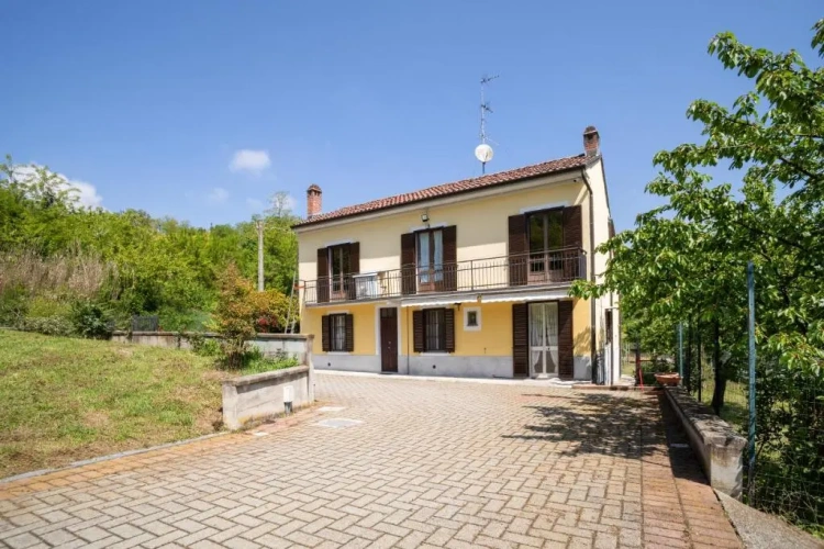 3 Bedrooms Villa