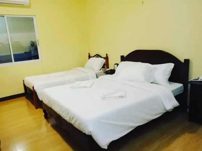 Standard Triple room
