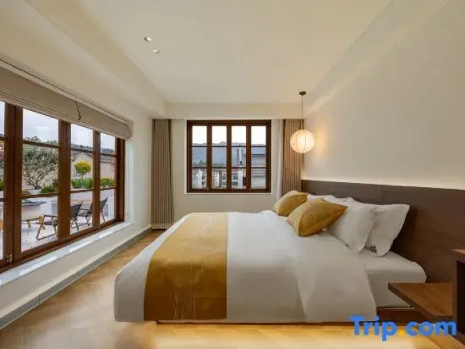 2 Bedrooms Suite