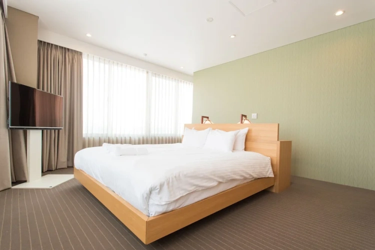 2 Bedrooms Apartment