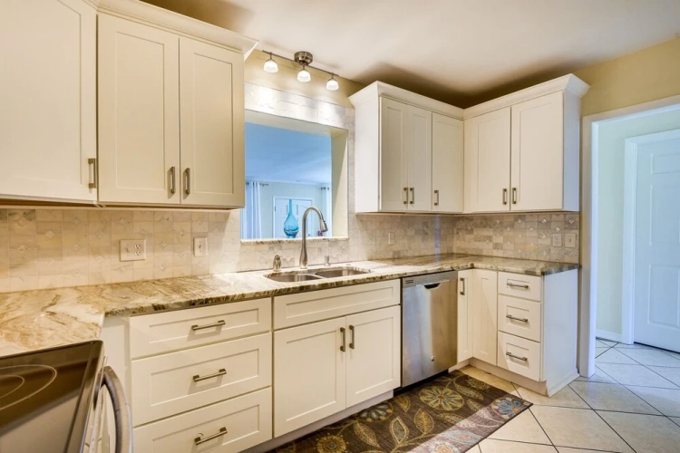 4 Bedrooms Cottage
