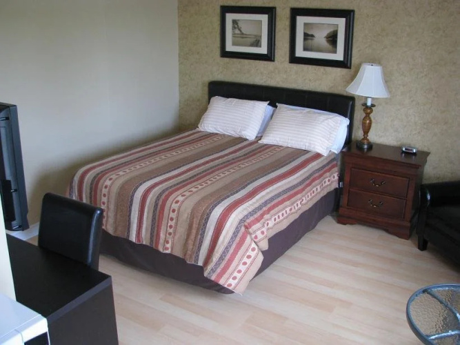 MacNeil's Motel