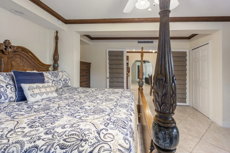Mariner's Resort Villas & Marina