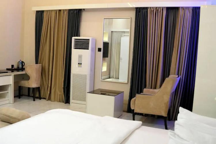 2020 Hotels & Apartments