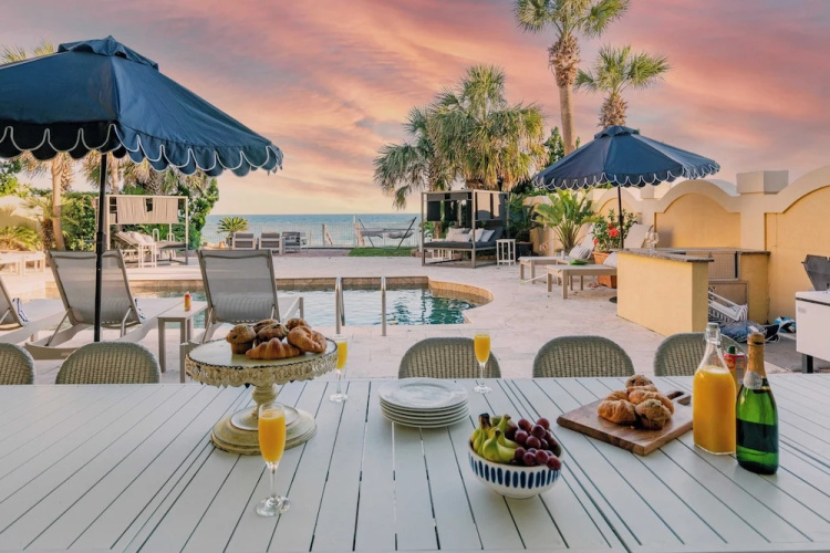 Promenade - Beach Front Mansion w Breathtaking Views & Pool!