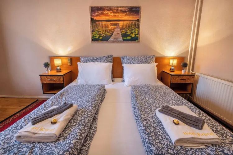 Kristal Hotel
