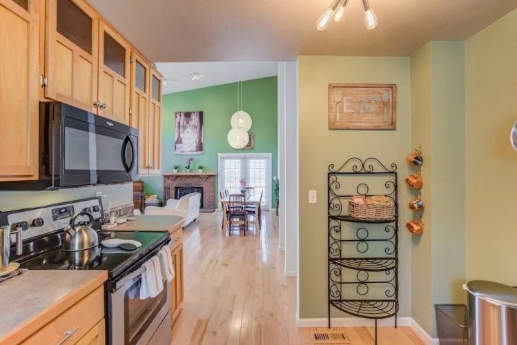 4 Bedrooms Cottage