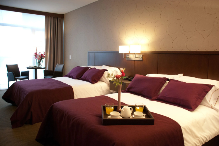 Ian Hotel