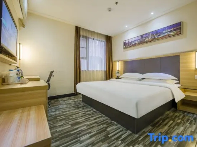 Standard Double room with city view