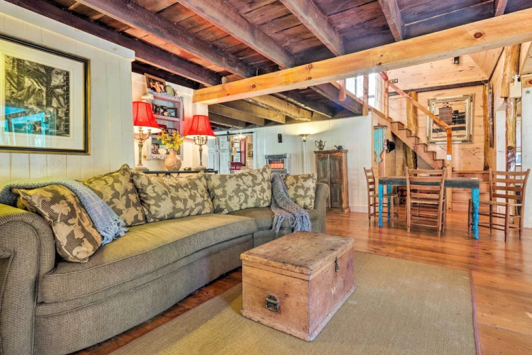 Cullowhee Getaway w/ Fireplace on Private Meadow