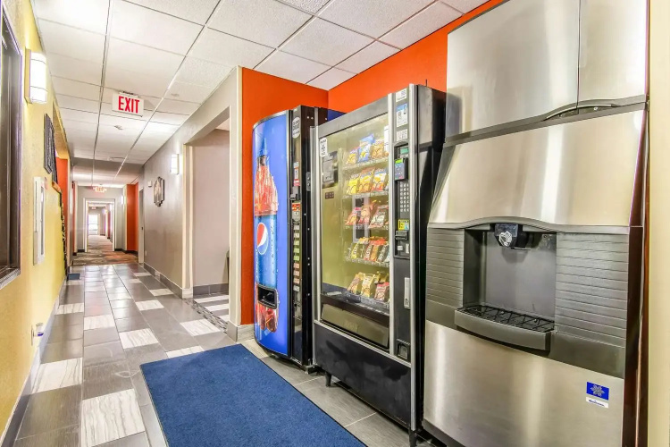 Americinn Topeka