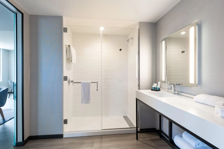 Double Suite with partial view