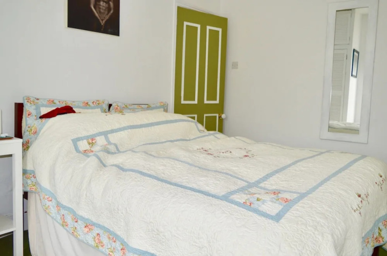 1 Bedroom Terraced House in Bristol