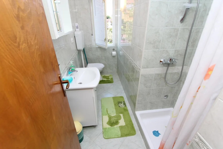 Apartments Godena